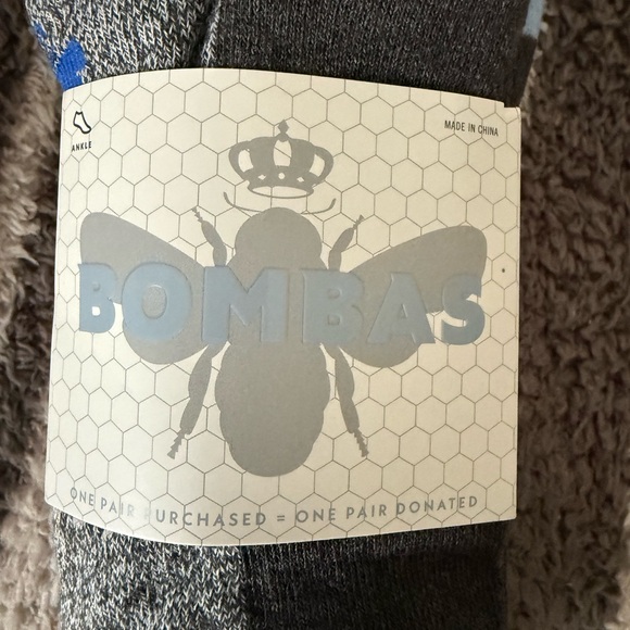 NWT BOMBAS ORIGINAL ANKLE SOCKS
**6 PAIRS** SIZE:LARGE - Picture 11 of 13